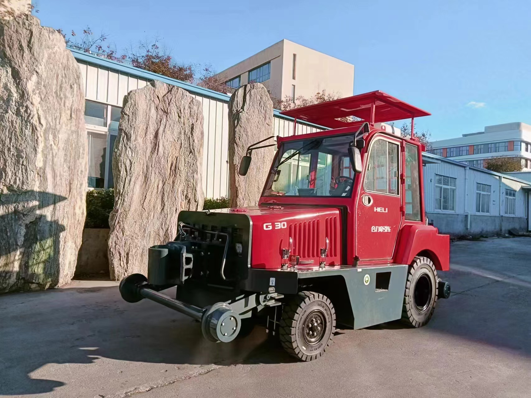 天涯镇公铁两用牵引车300T